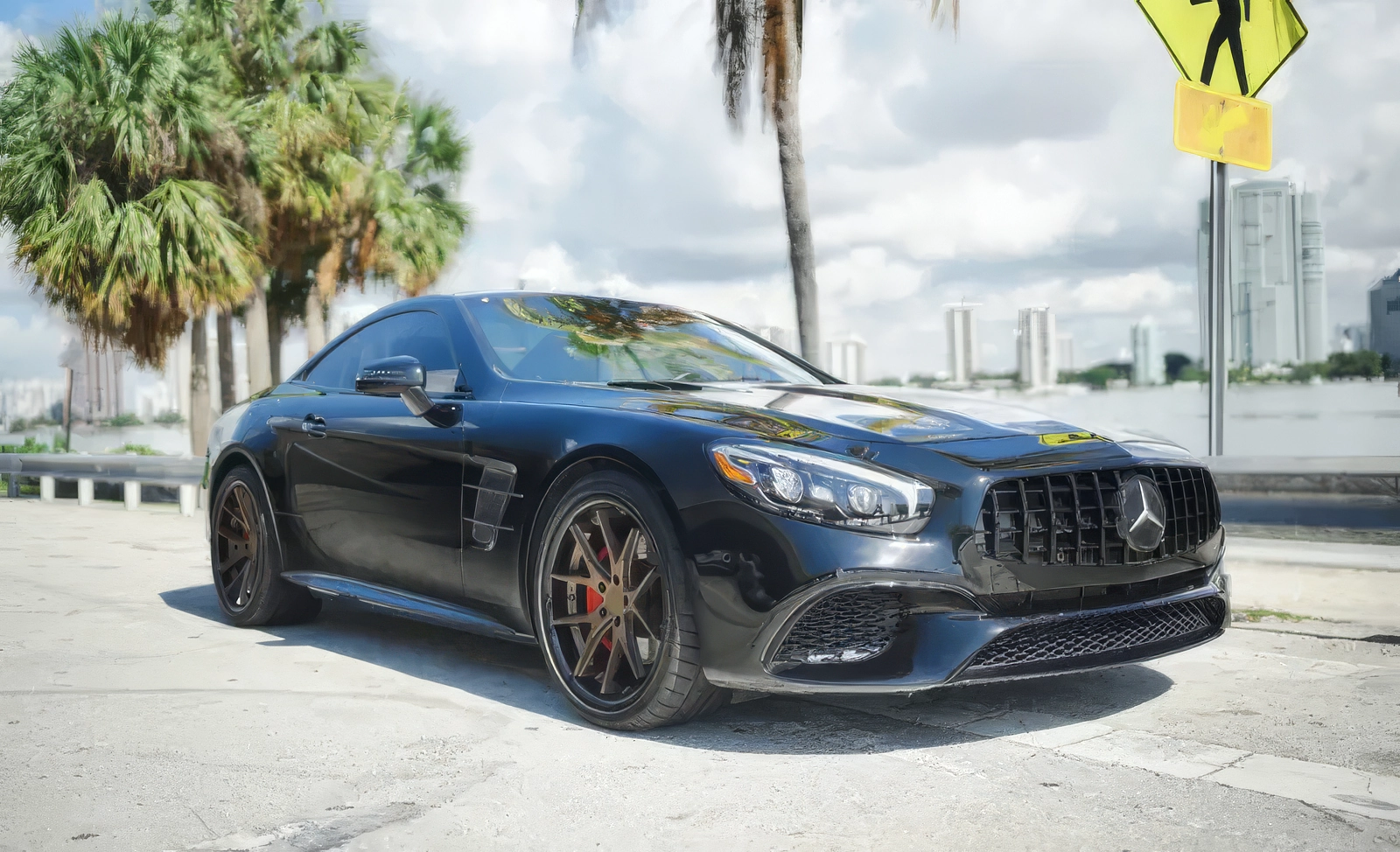 Mercedes-Benz SL AMG – Obsidian Black Metallic on Saddle Brown & Black