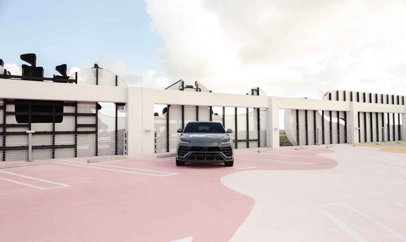 Lamborghini Urus - Grey on Black