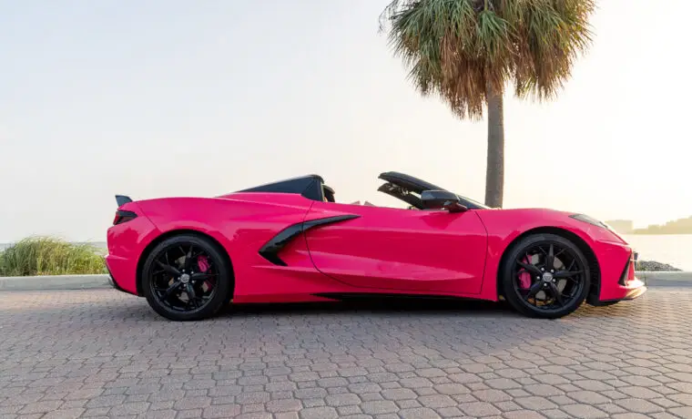 Chevrolet Corvette C8 – Pink on Red