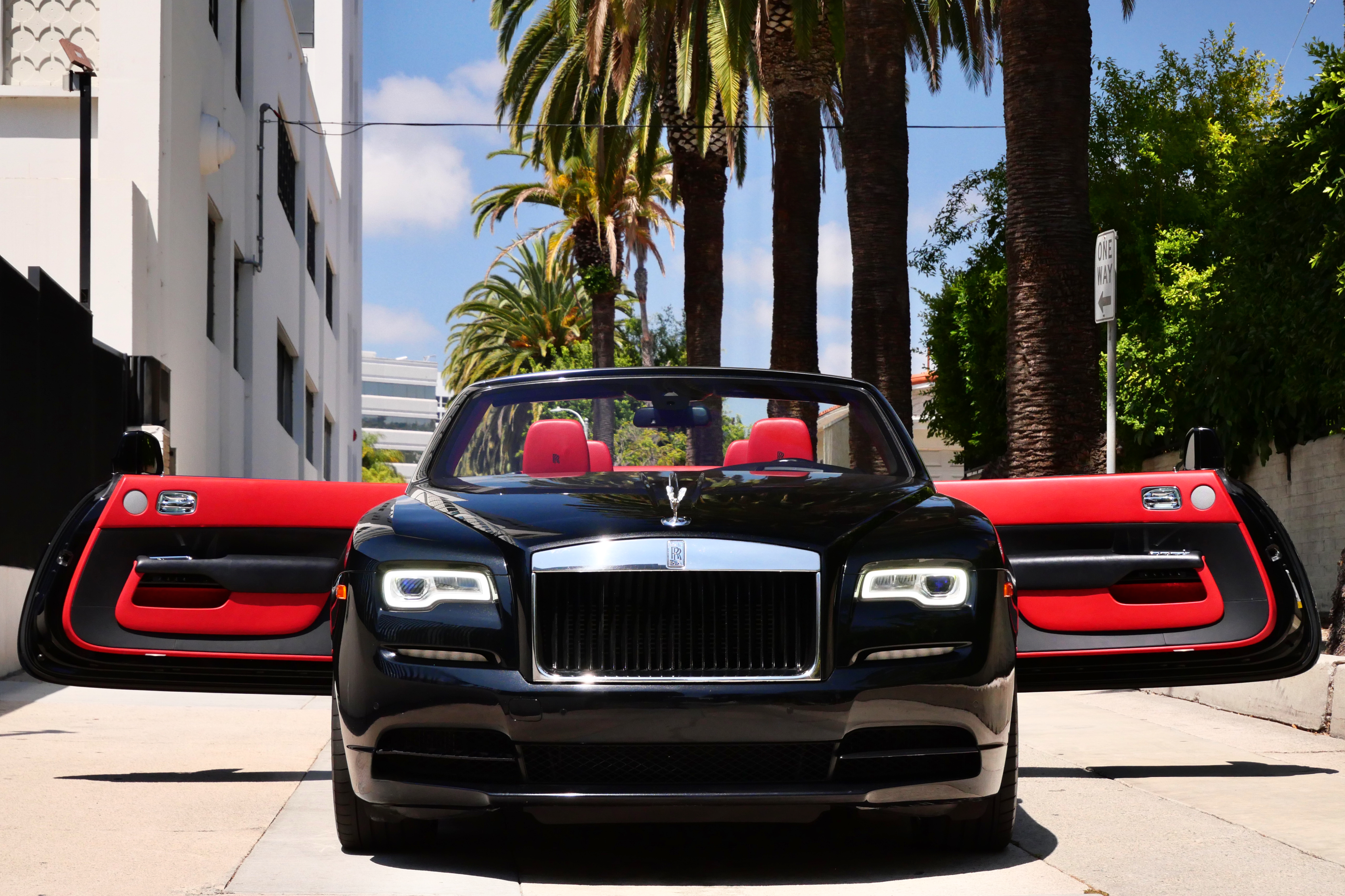 Rolls-Royce Dawn – Black on Red