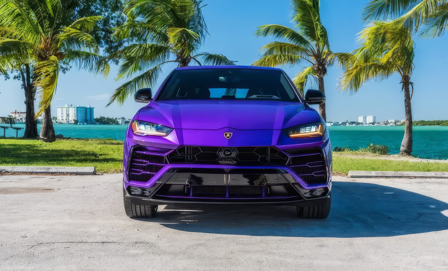 Lamborghini Urus – Viola Parsifae on Nero (Gloss Royal Purple on Black)