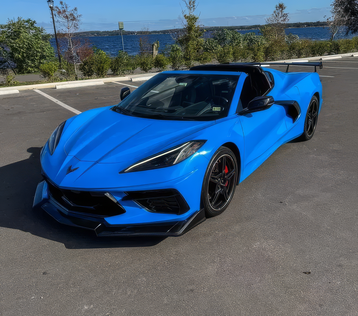 Corvette C8 Stingray 3LT Convertible - Rapid Blue on Black