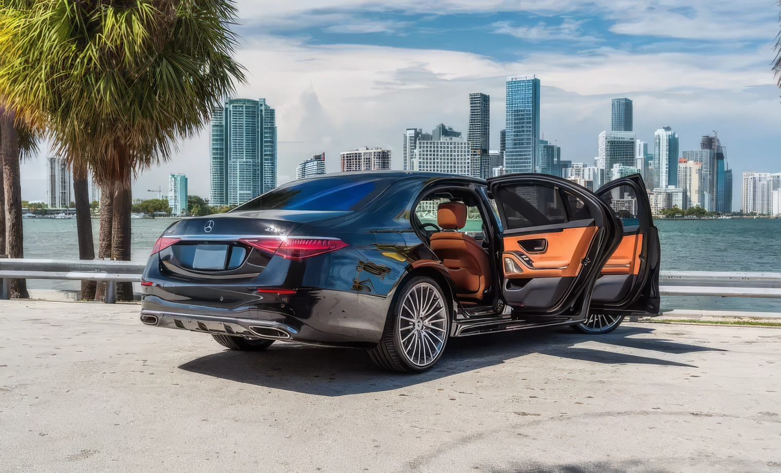 Mercedes-Benz S580 – Obsidian Black Metallic on Sienna Brown