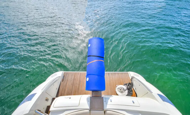 65' Azimut Flybridge "La Dolce Vita" - $4,000