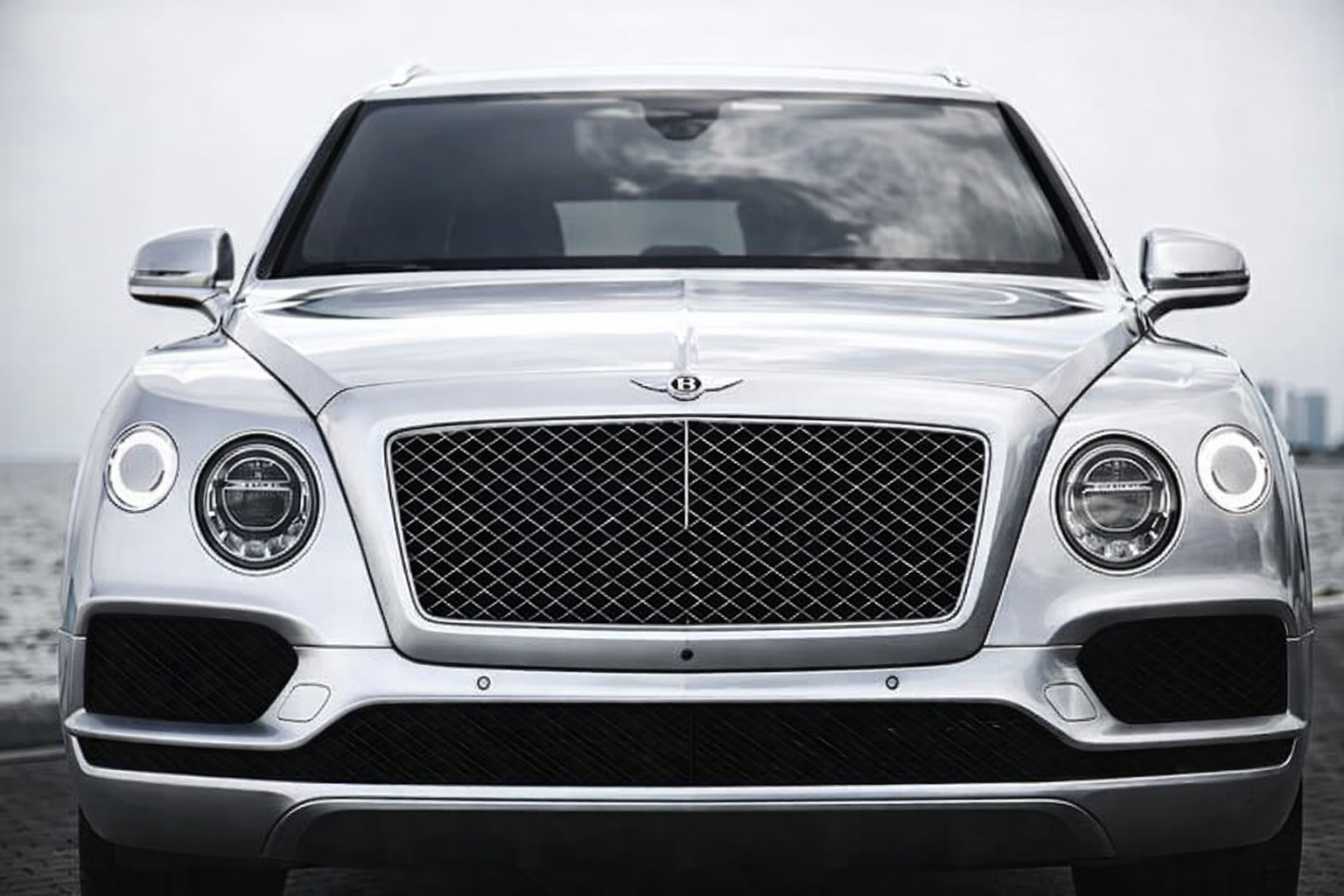 Bentley Bentayga – Moonbeam on Beluga
