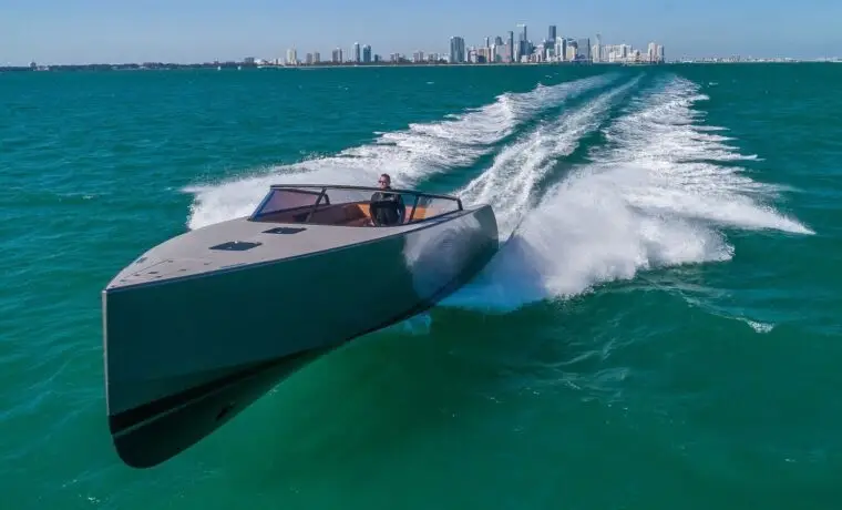 40' VanDutch - $4,500
