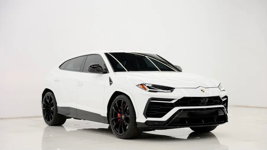 Lamborghini Urus - White on Red & Black