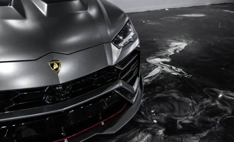 Lamborghini Urus Wide Body – Gray on Black