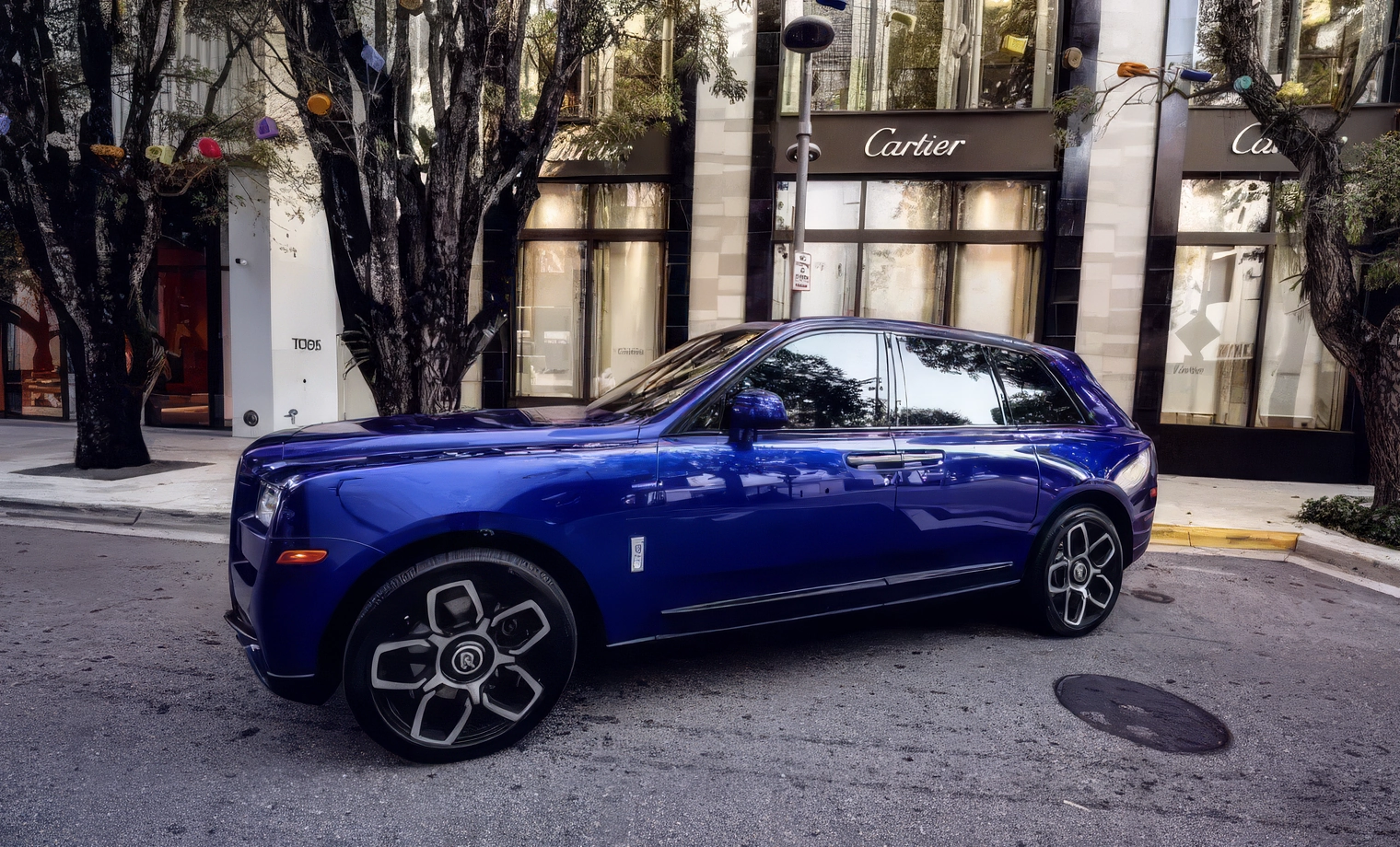 Rolls-Royce Cullinan — Monaco Blue on Mandarin & Cobalto Blue