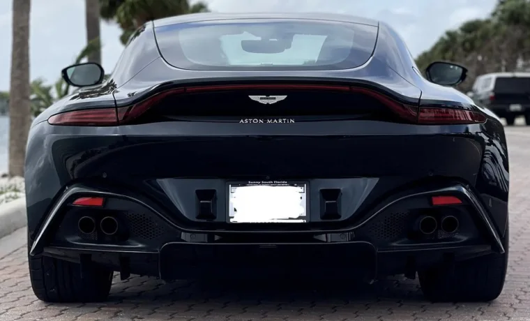 Aston Martin Vantage – Midnight Blue on Black