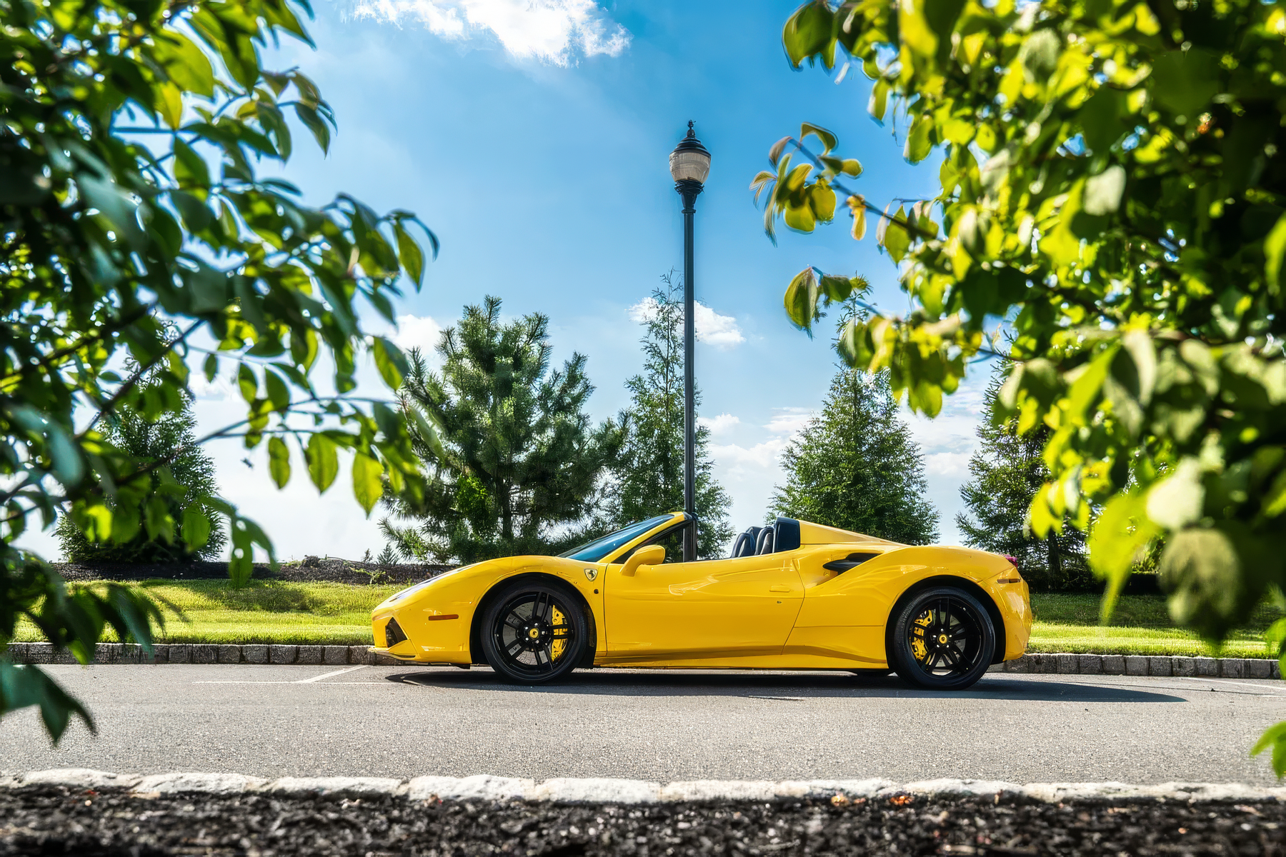Ferrari 488 Spider - Giallo Modena on Nero (Solid Ferrari Yellow on Black)