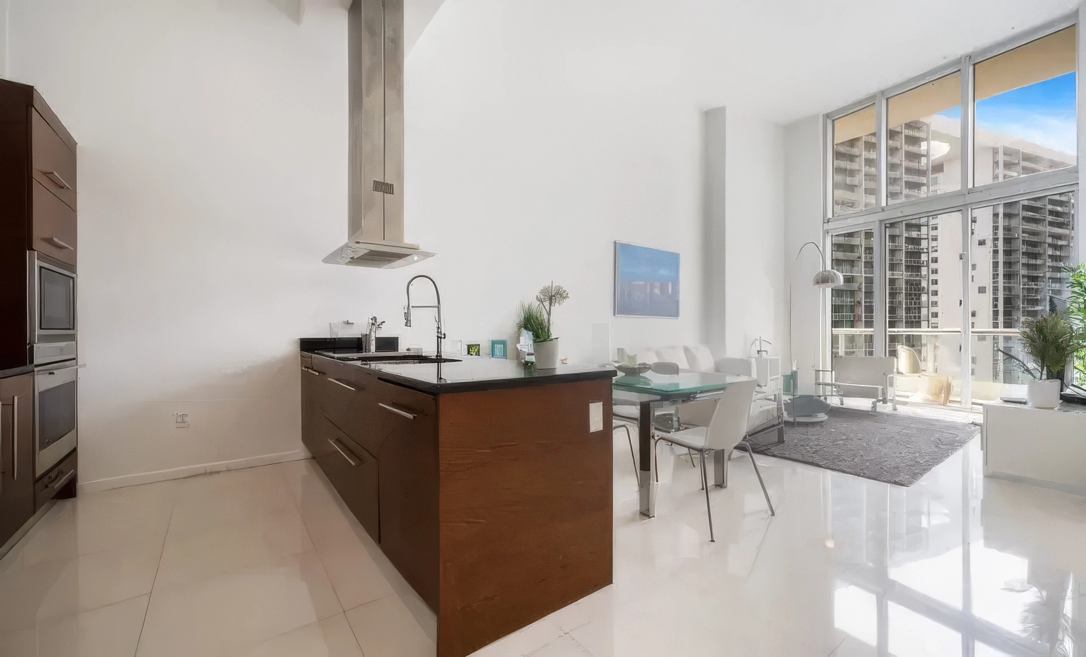 Icon Brickell 1 Bedroom Penthouse Deluxe High Ceiling City/River View - $700