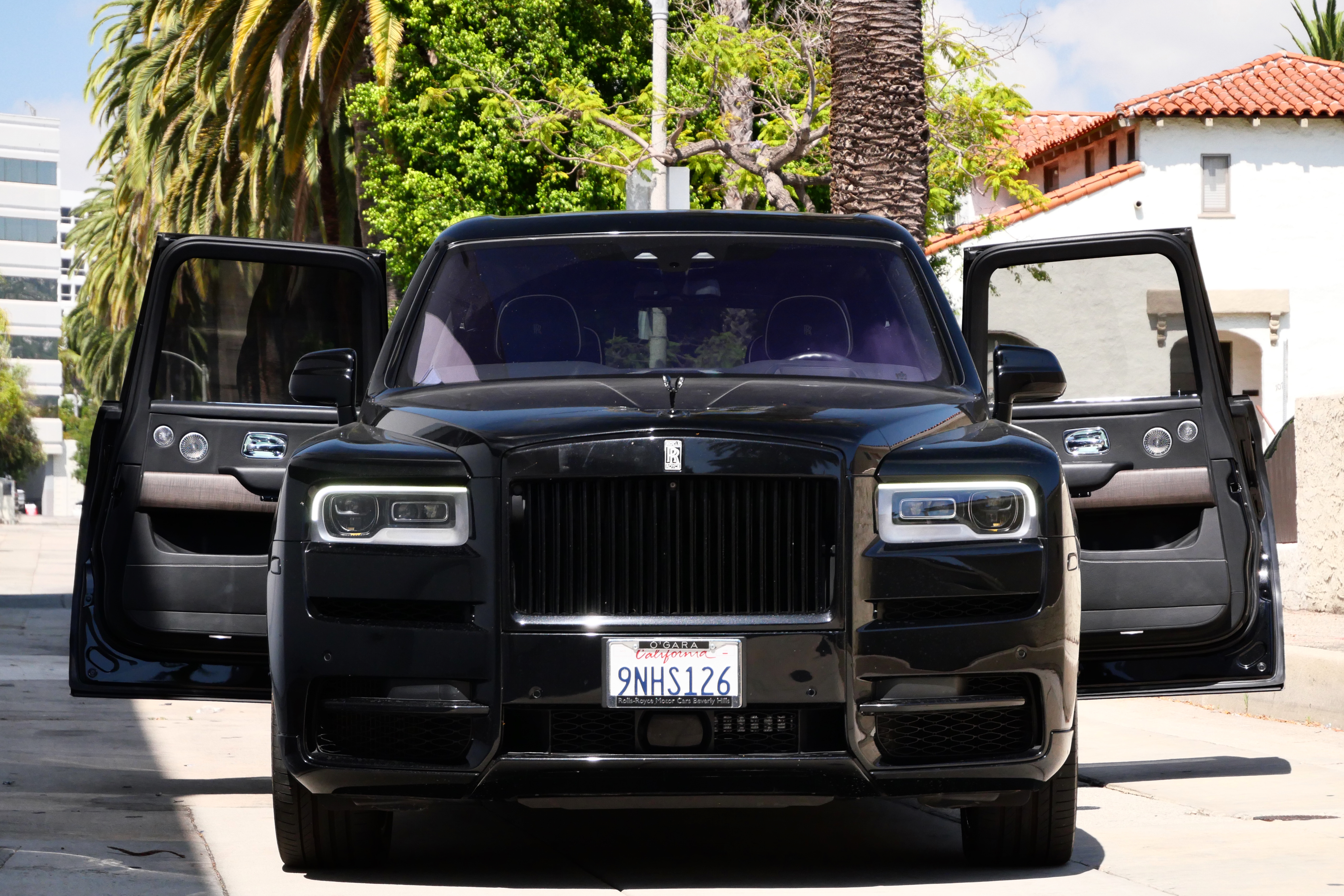 Rolls-Royce Cullinan – Black on Black