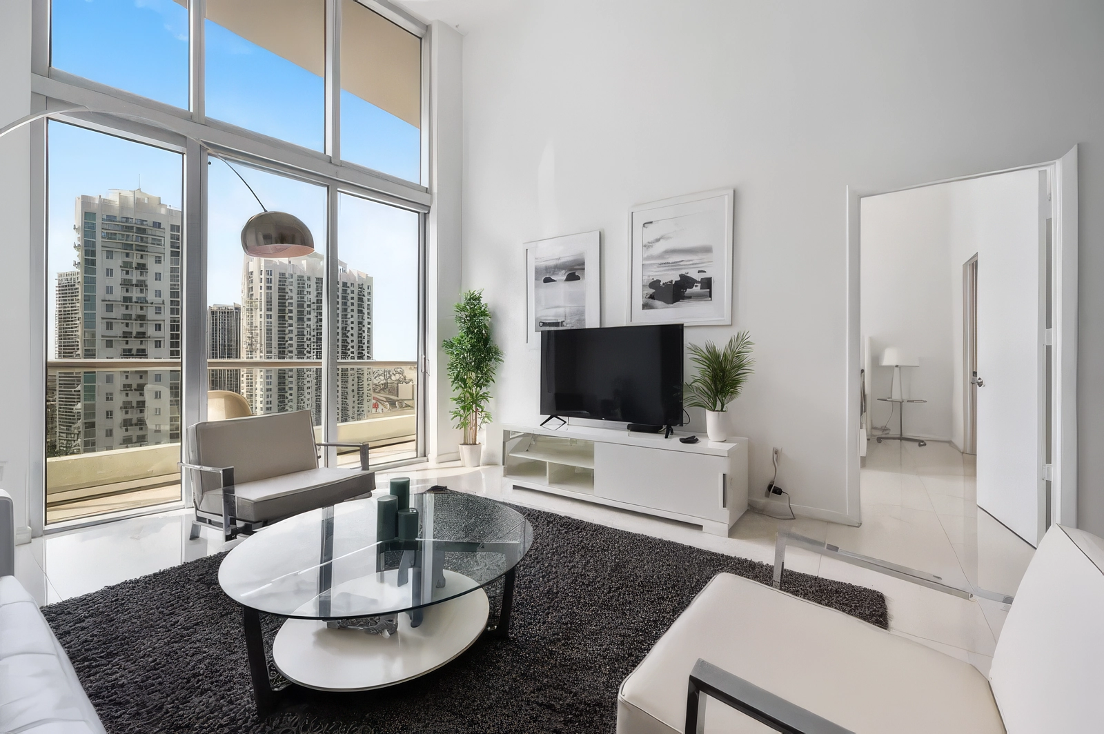 Icon Brickell 1 Bedroom Penthouse Deluxe High Ceiling City/River View - $700