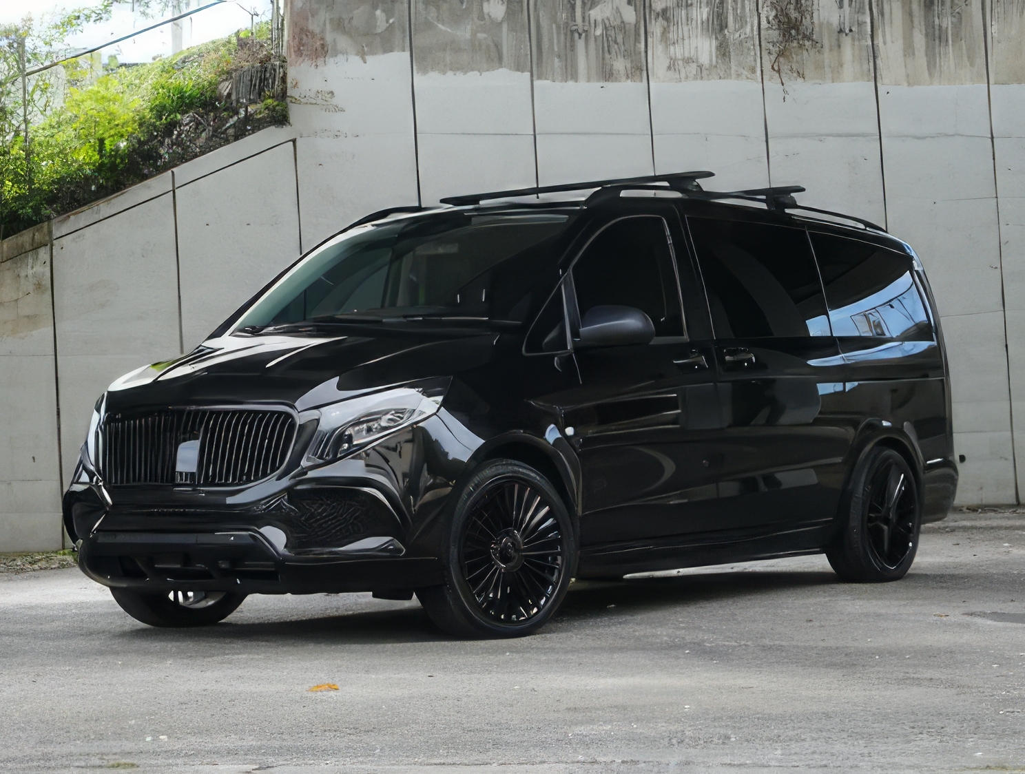 Maybach Metris - Obsidian Black Metallic over Designo Classic Red Nappa