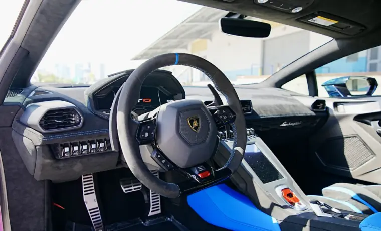 Lamborghini Huracán STO — Purple & Blue on Black