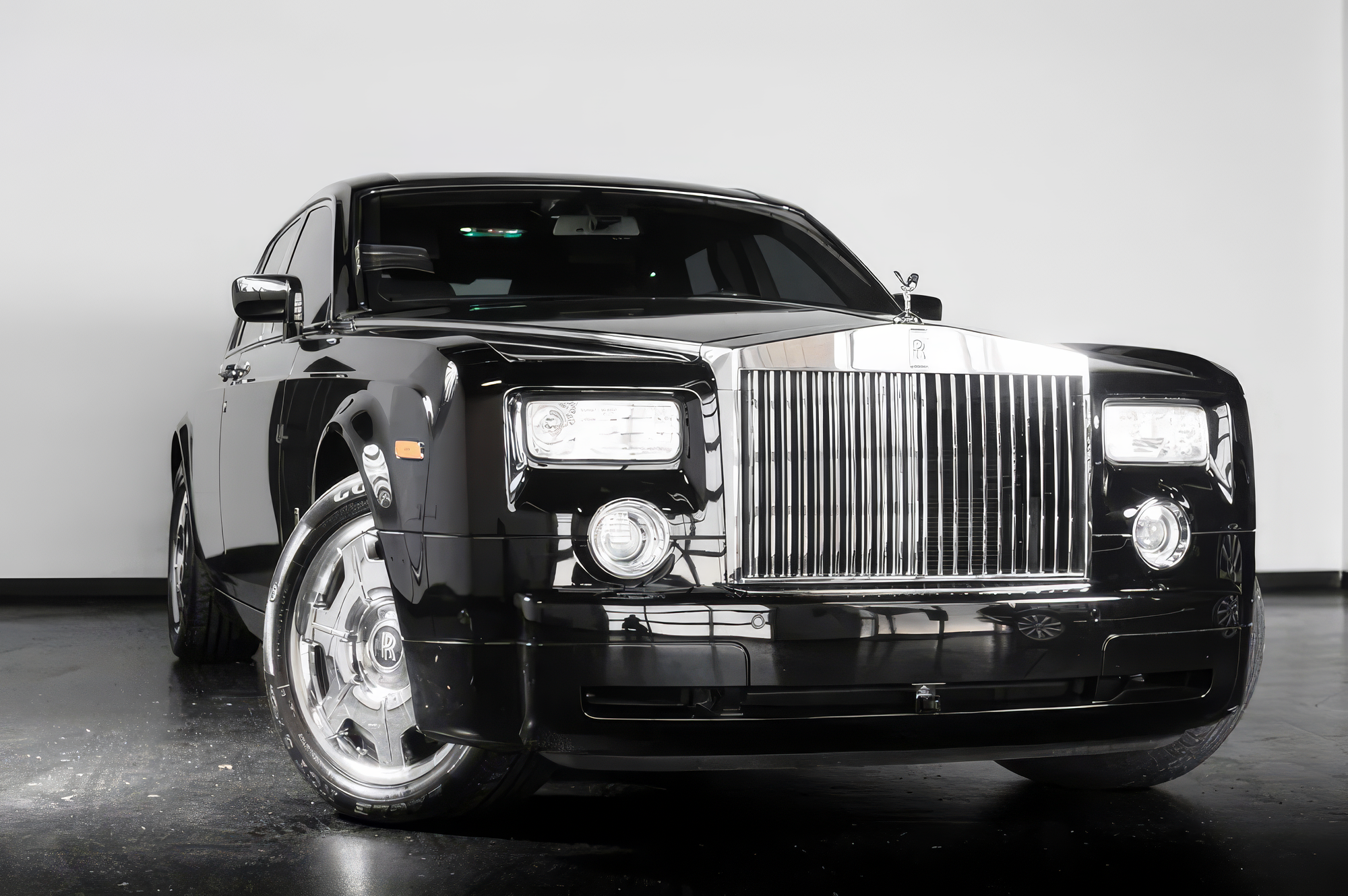 Rolls-Royce Phantom - Diamond Black