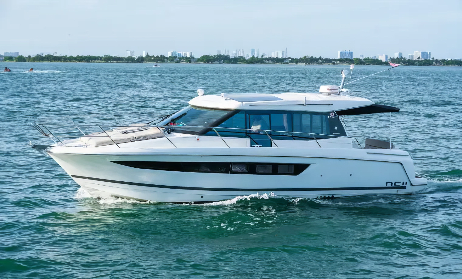 40' Jeunneau - $2,100