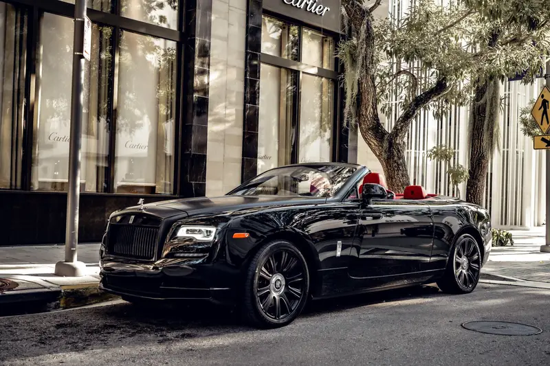 Rolls-Royce Dawn - Black on Red