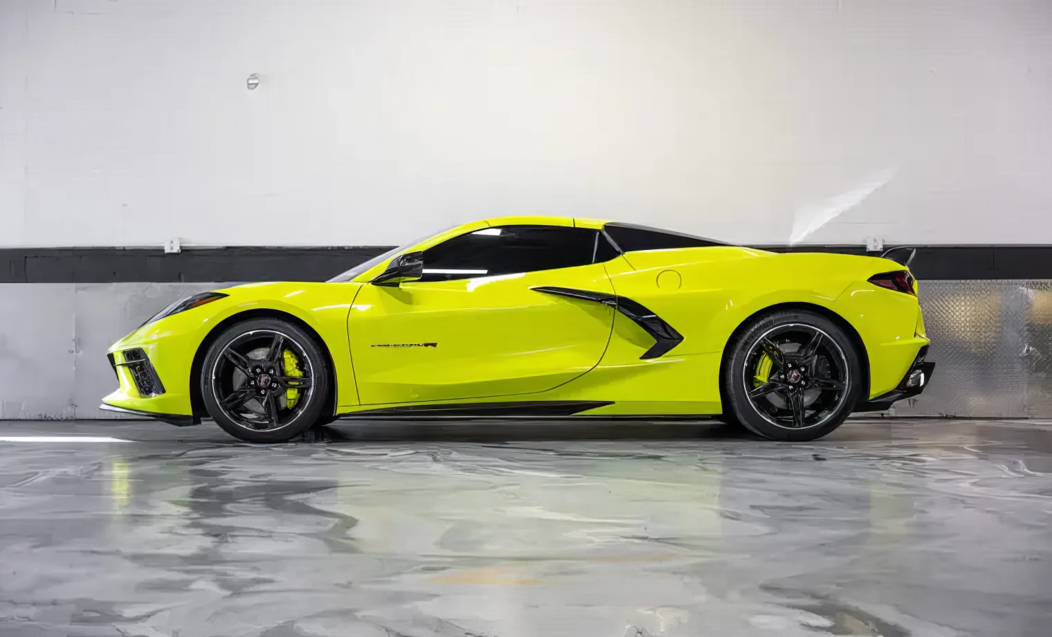 Chevrolet Corvette C8 Stingray – Accelerate Yellow Metallic on Jet Black
