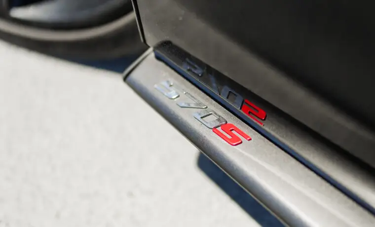 McLaren 570S – Black on Red