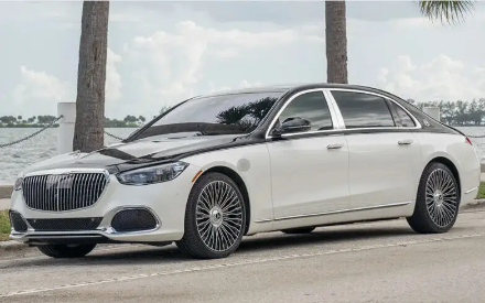Maybach S580 – Diamond White on White