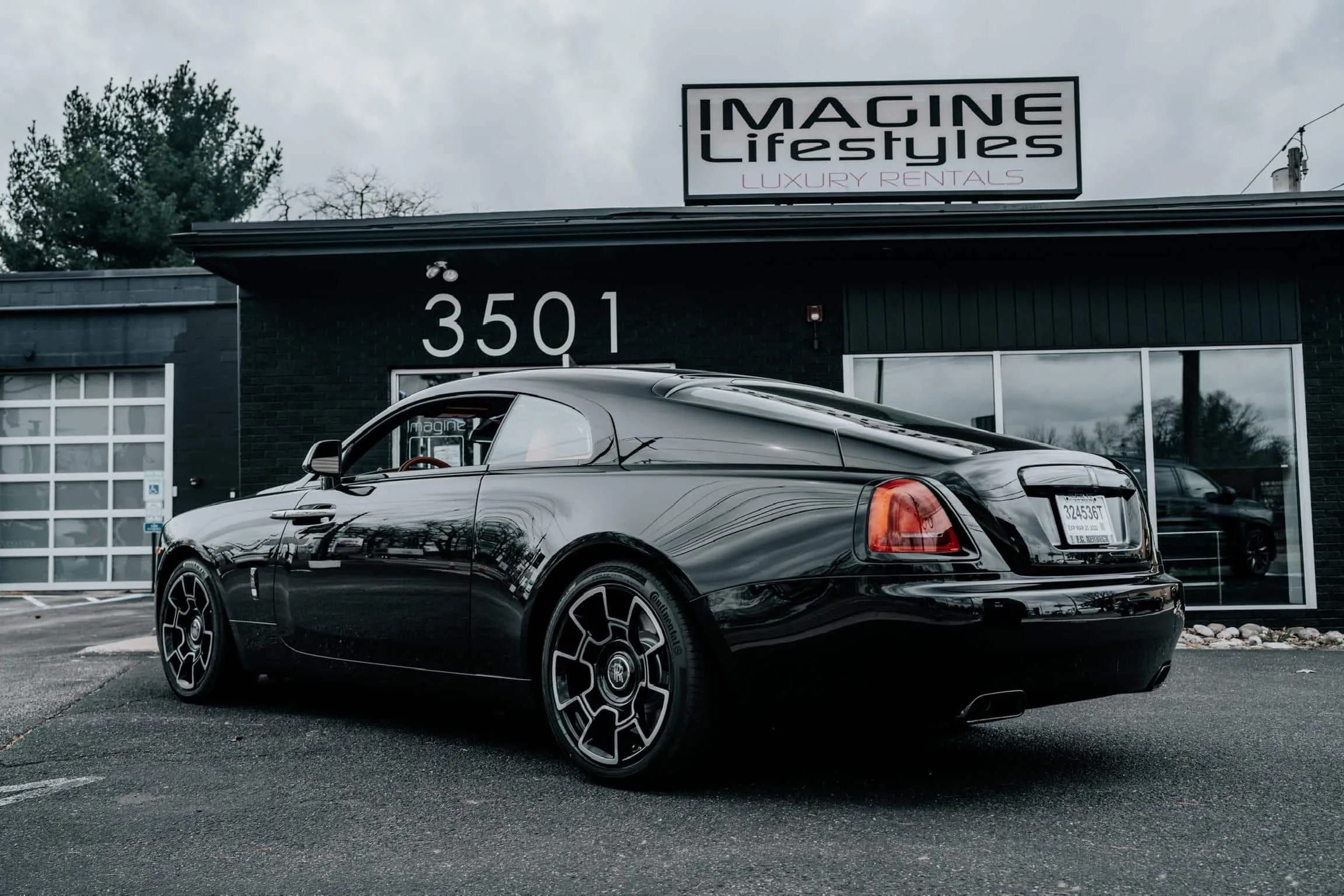 Rolls-Royce Wraith - Black Diamond on Mandarin & Black