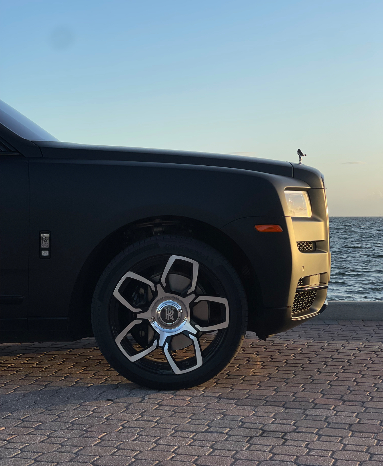Rolls Royce Cullinan - Matte Black on Black