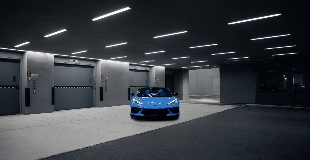 Chevrolet Corvette C8 3LT - Blue on Black & Blue