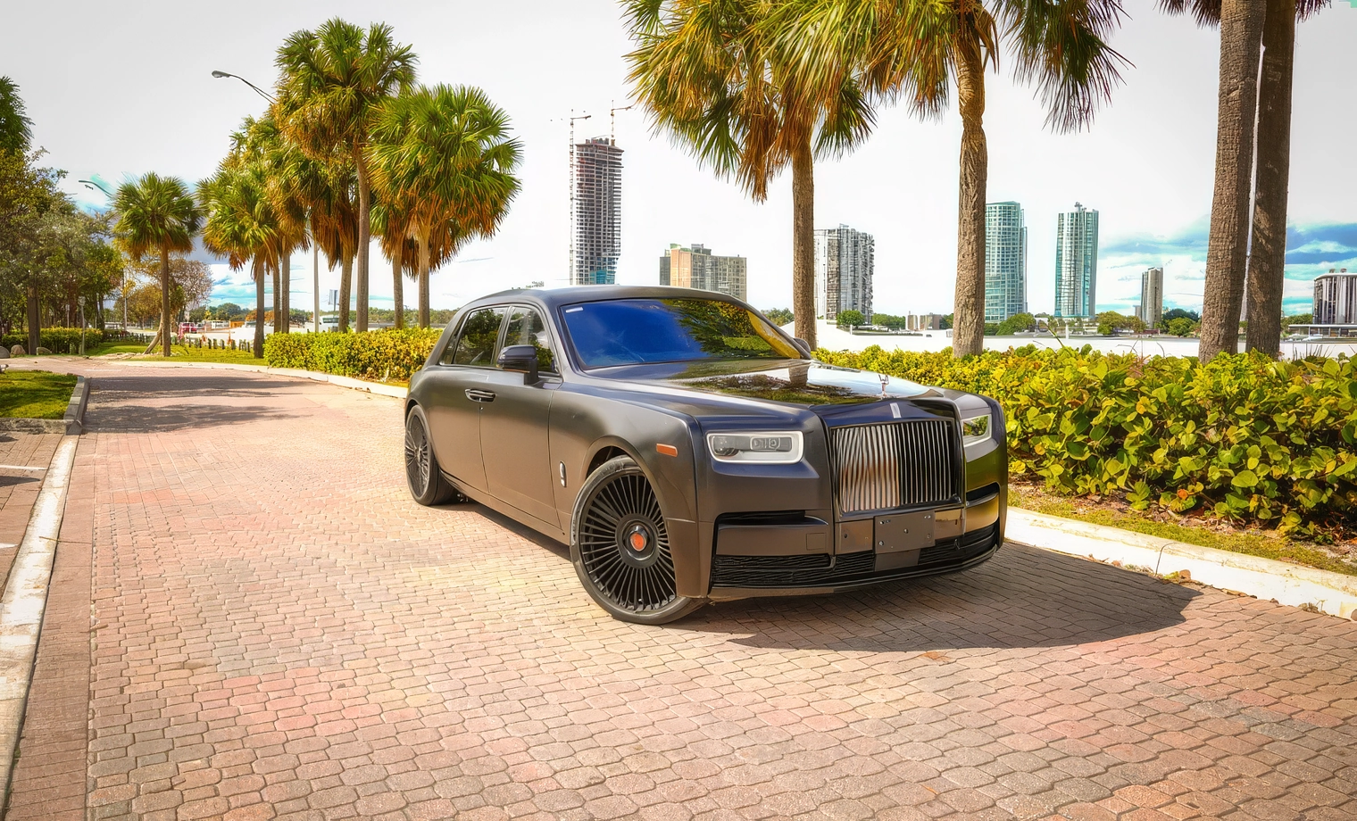 Rolls-Royce Phantom - Satin Dark Grey on Mandarin