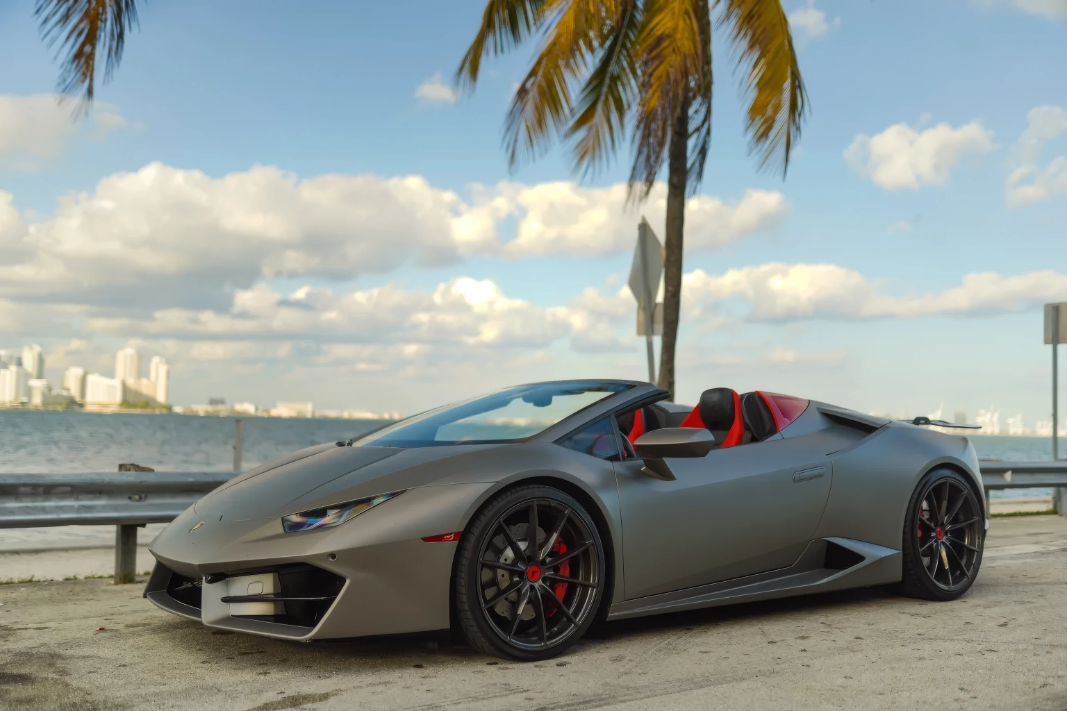 Lamborghini Huracan Spyder – Grigio Titans on Rosso Alala (Satin Grey on Black & Red)