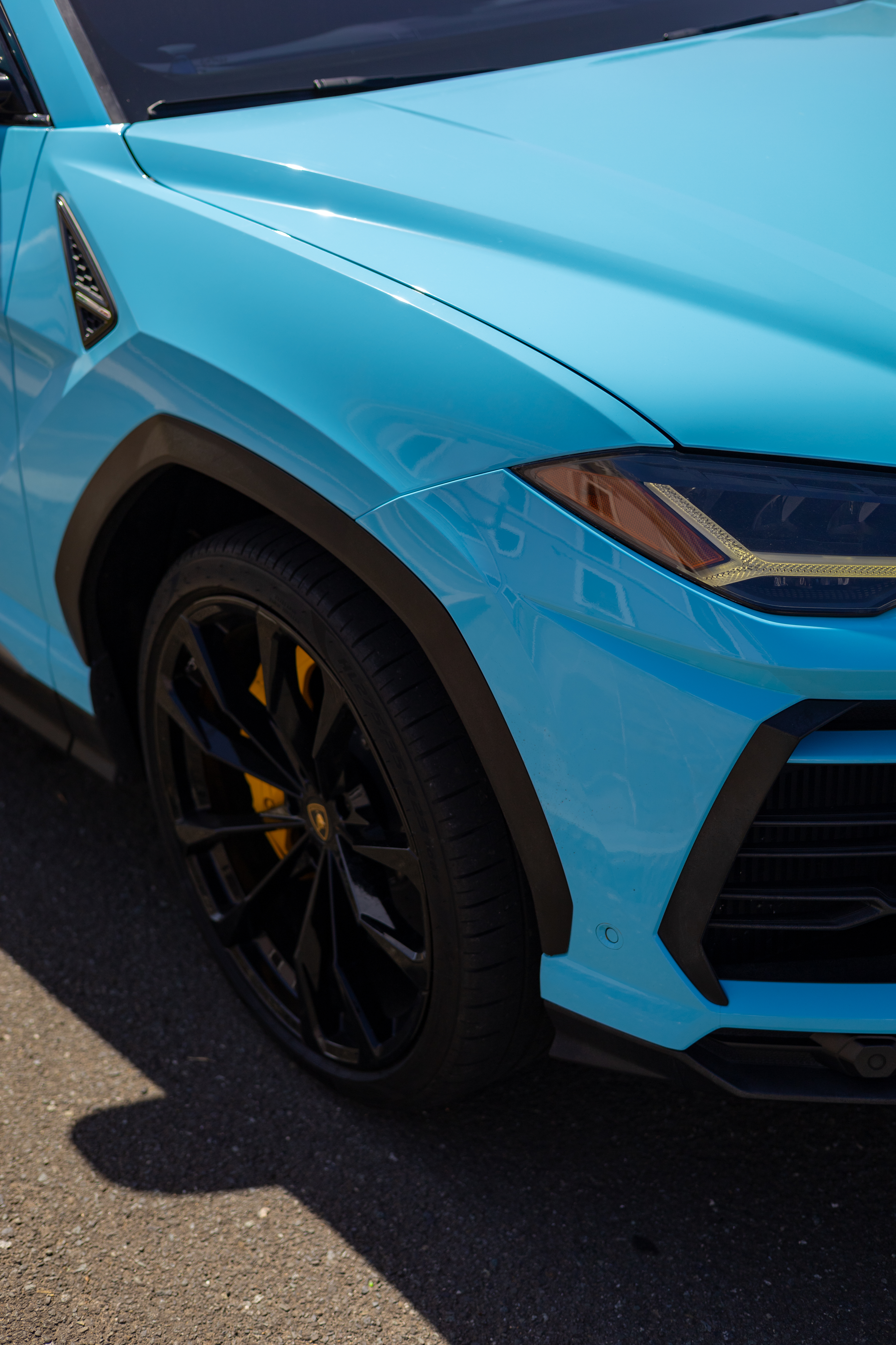 Lamborghini Urus – Baby Blue w/ Starlights
