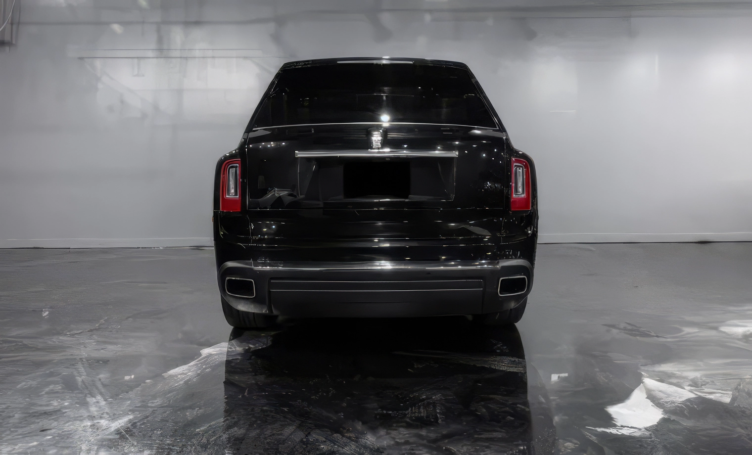 Rolls-Royce Cullinan — Diamond Black on Forge Yellow & Black