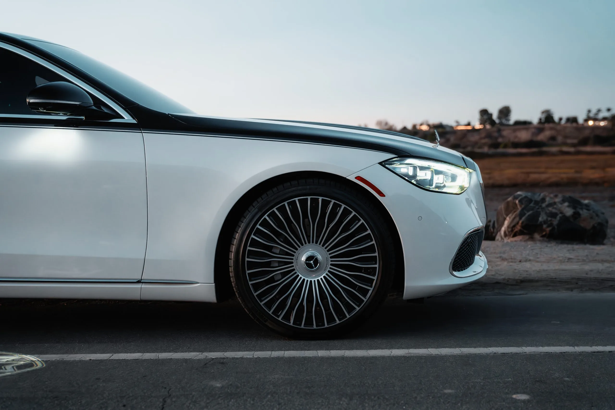 Maybach S580 - MANUFAKTUR Two-Tone Diamond White Bright & Obsidian Black on Black