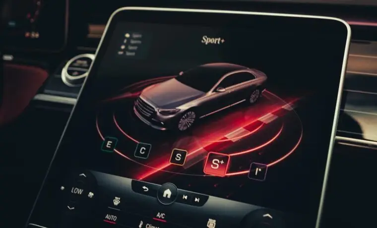 Mercedes-Benz S580 – Black on Red