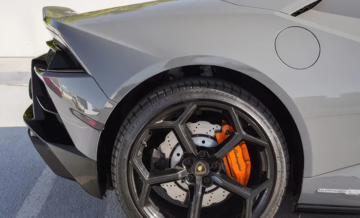 Lamborghini Huracan EVO Spyder – Grigio Nimbus on Nero (Solid Light Gray on Black)