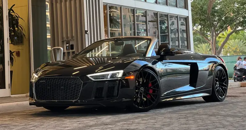 Audi R8 – Black on Black