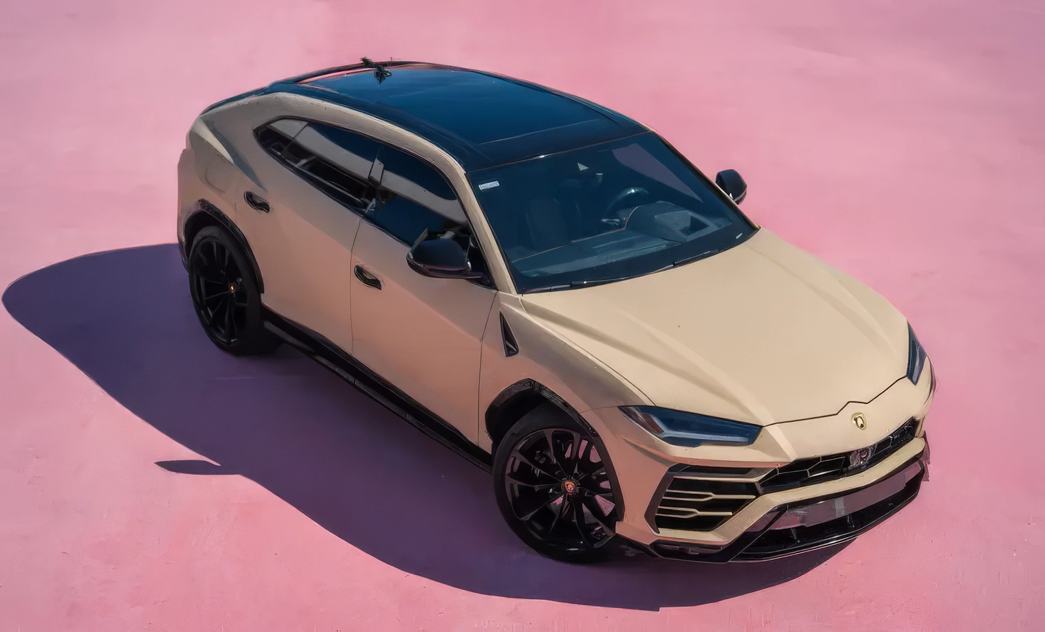 Lamborghini Urus – Sabbia on Nero (Satin Sand Beige on Black)