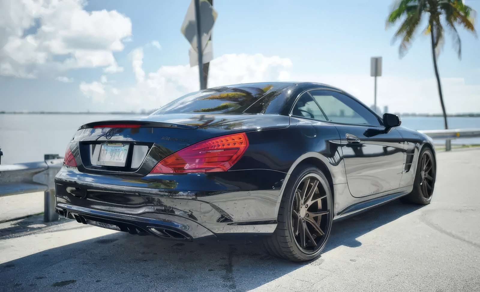 Mercedes-Benz SL AMG – Obsidian Black Metallic on Saddle Brown & Black
