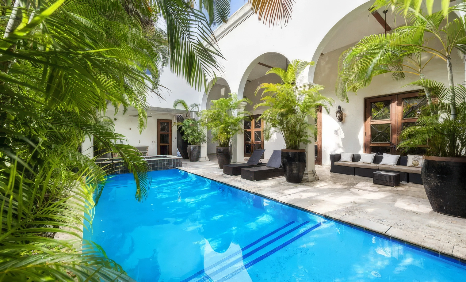 Villa Phillipe - $1,925