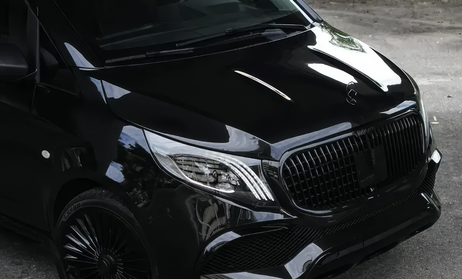 Maybach Metris - Obsidian Black Metallic over Designo Classic Red Nappa