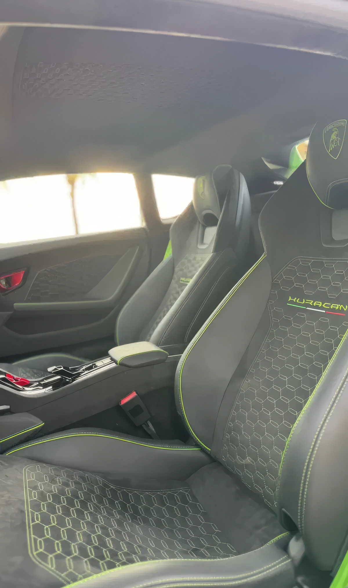 Lamborghini Huracán Tecnica – Verde Mantis on Nero Ade & Verde Mantis (Lamborghini Lime Green on Black & Green)