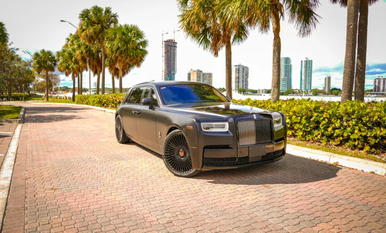 Rolls-Royce Phantom - Black on Peanut Butter
