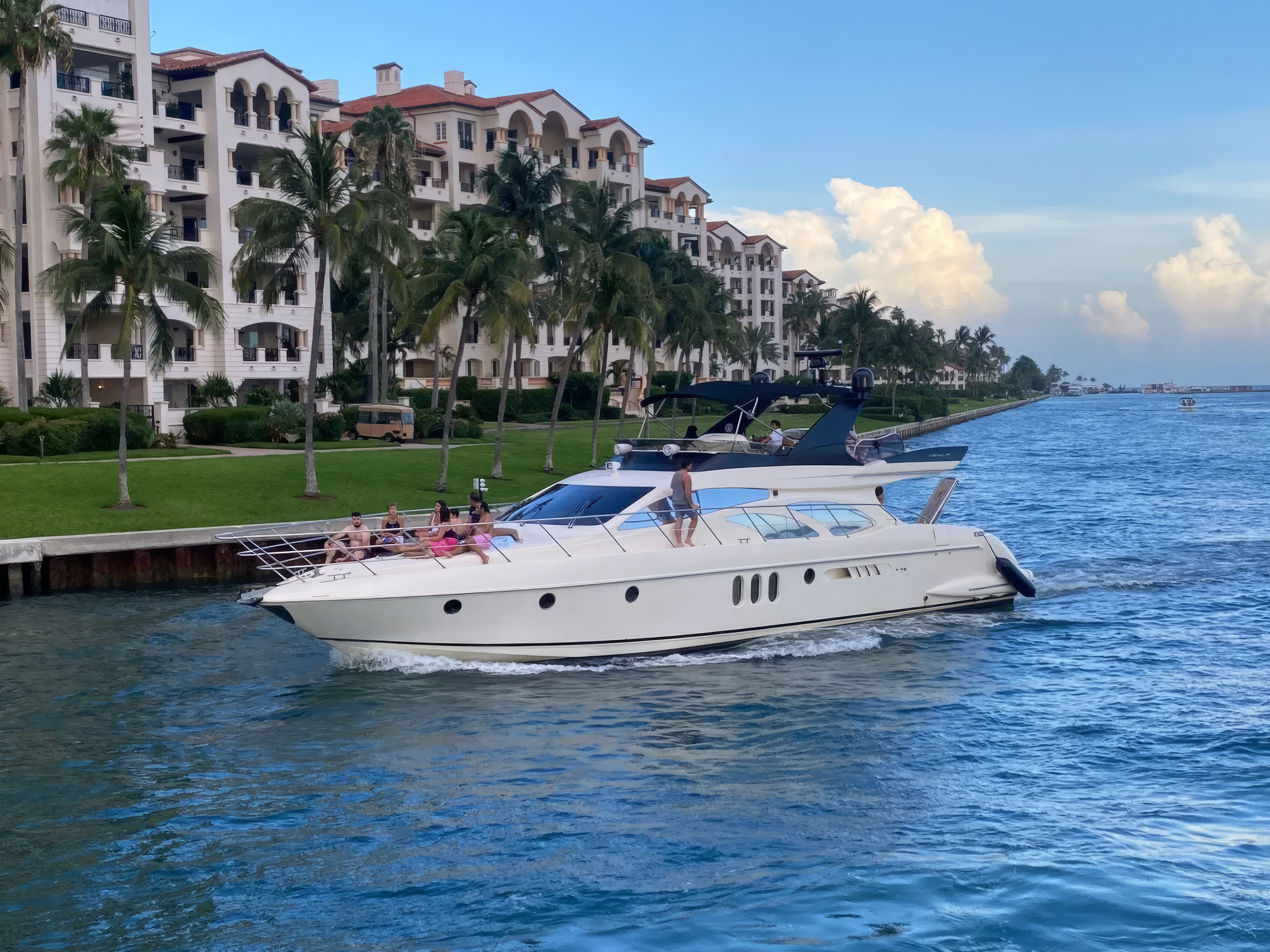 62' Azimut - $4,000