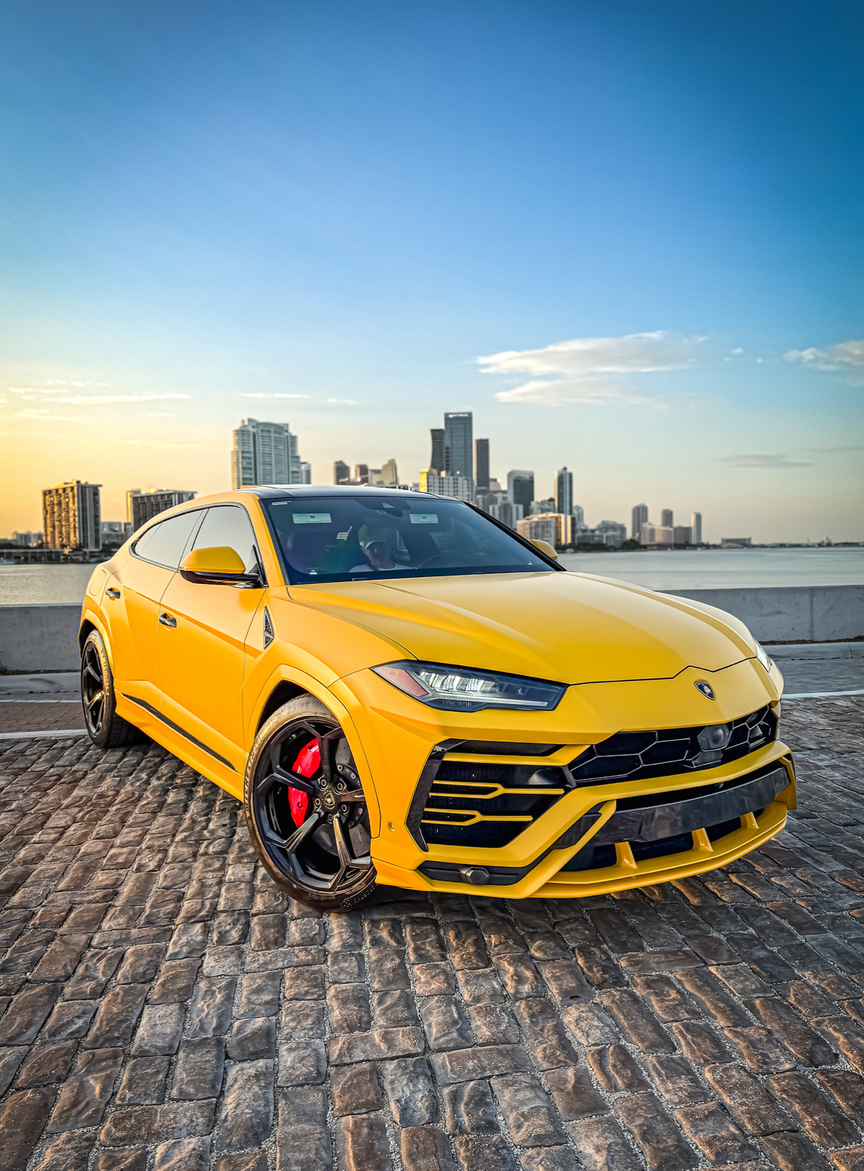 Lamborghini Urus - Yellow on Black & Red