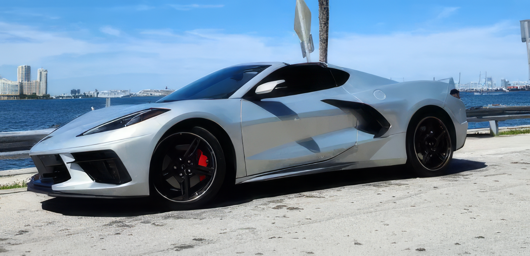 Chevrolet Corvette C8 – Silver Flare Metallic on Jet Black