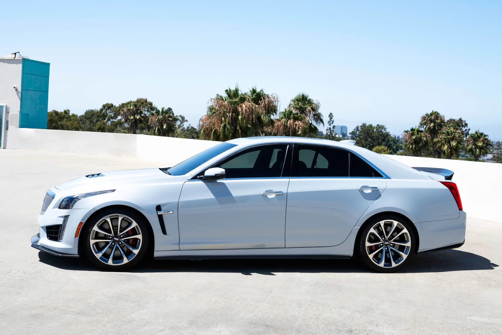 Cadillac CTS-V - Crystal White on Black