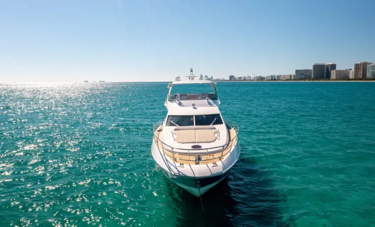 70' Azimut Flybridge Lugo I - $5,900