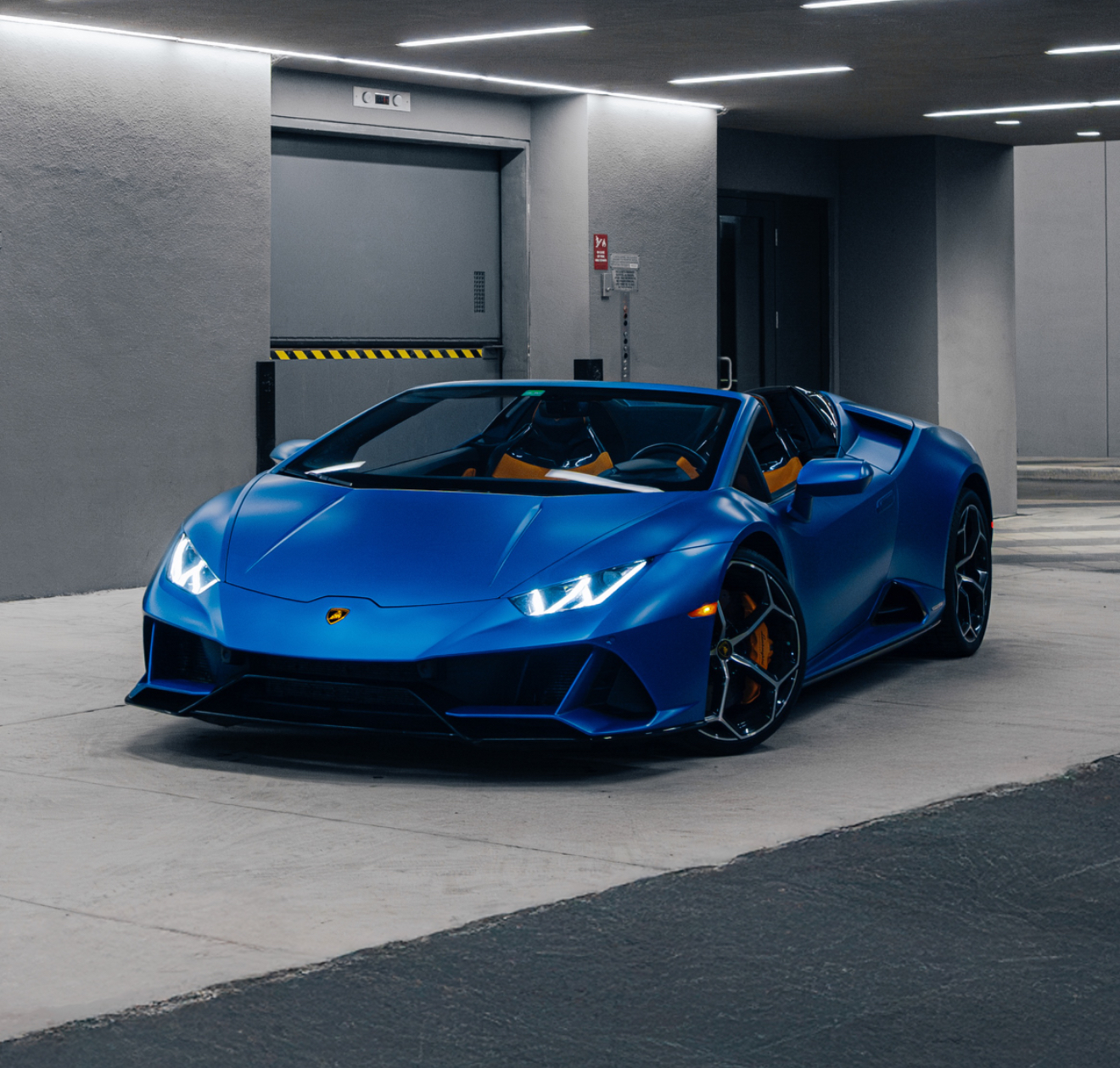 Lamborghini Evo Spyder - Cobalt Blue on Black & Orange