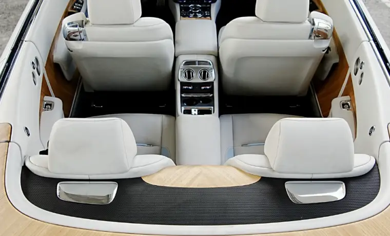Rolls-Royce Dawn – White on Wood Grain